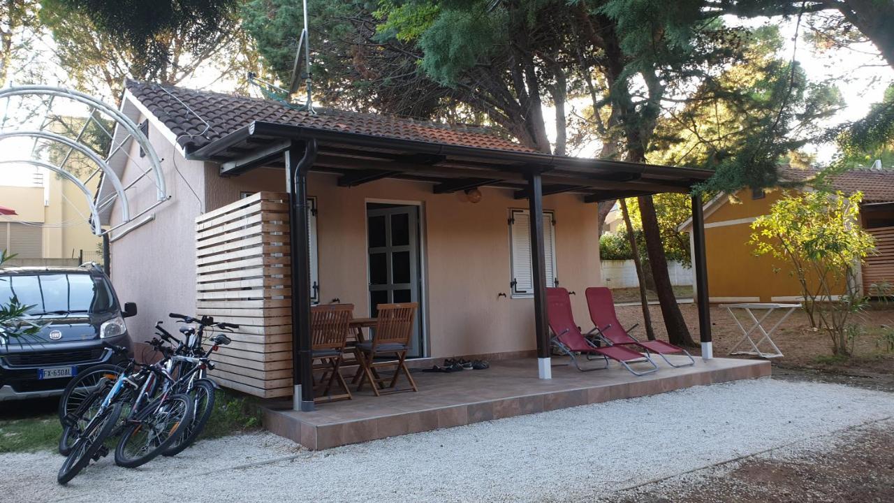 Bungalow Comfort 100 M From The Beach Премантура Екстер'єр фото
